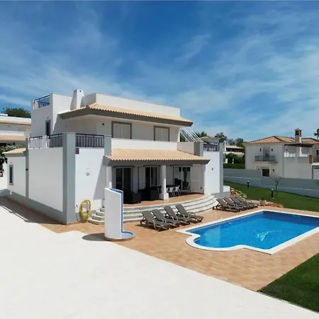 Holiday home Spacious With Traditional Design