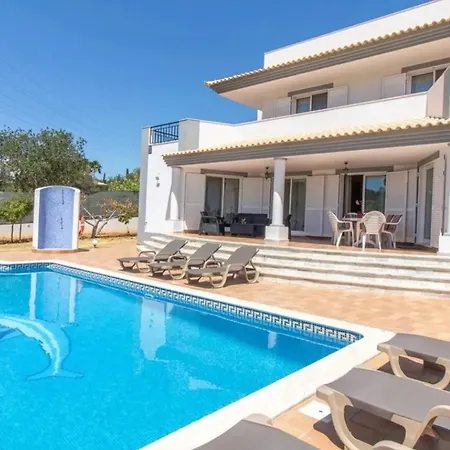 Tatil Evi Spacious With Traditional Design Albufeira