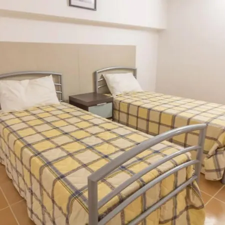Spacious With Traditional Design بيت للعطل *